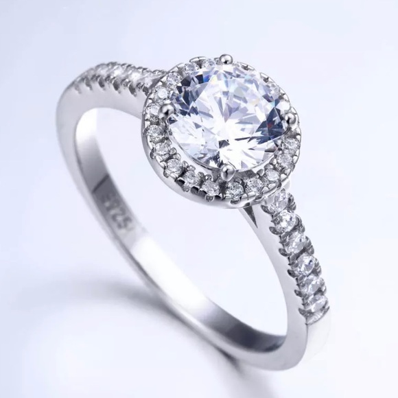 ✨Classic Round Halo Ring✨18K White Gold✨ - Picture 4 of 8